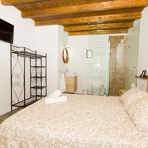 https://rooms-100-meters-from-the-open-mall.in-canary-islands.com