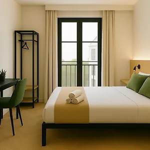 https://hostal-parisien.catalonia-hotels.com