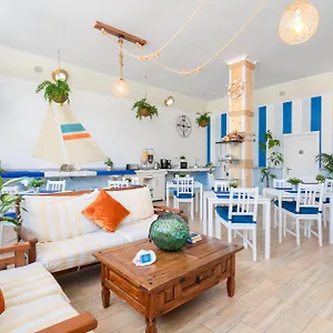 https://hostal-pension-neon-tenerife.in-canary-islands.com
